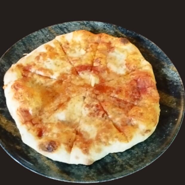 Pizza margherita — Corina Caffe